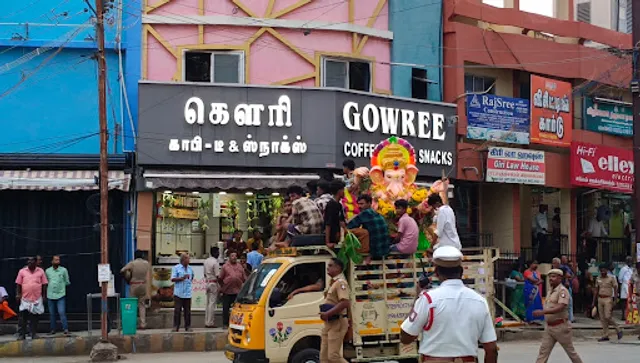 Gowri coffee and snacks