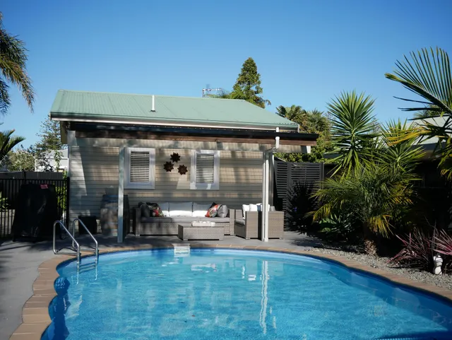 The Pool House Bed & Breakfast Napier