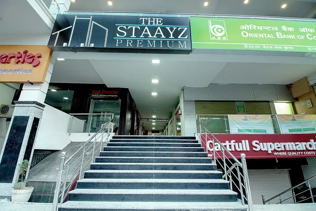 Staayz Premium, Gurugram - Hotel & Studio Apartments