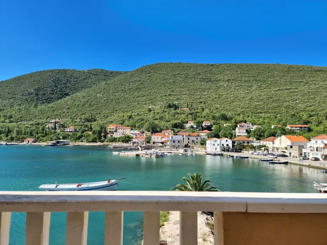 Oyster Paradise Blue Apartment