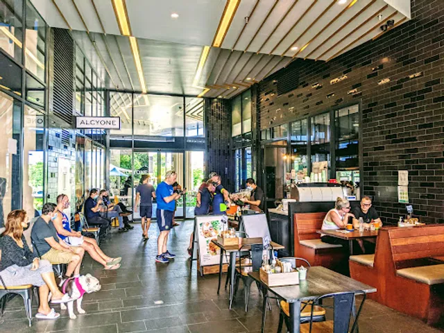 H CAFE & BAR Portside