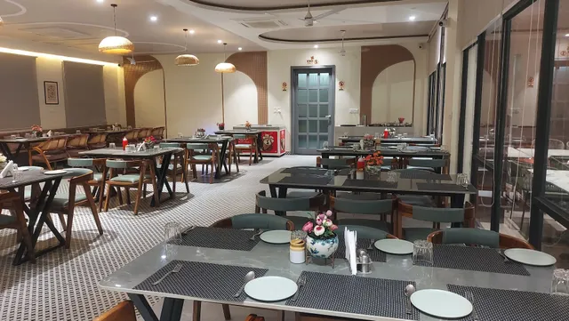 Meal Break ( A Family Restaurant)