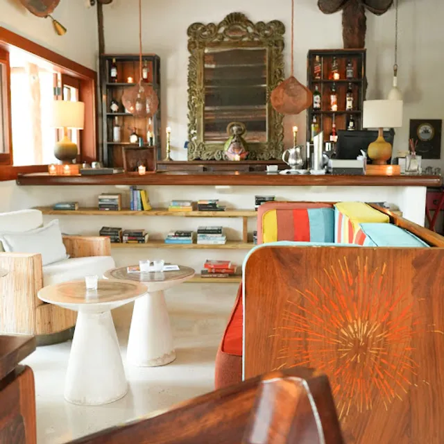 Ser Esencia Restaurant