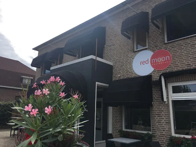 Red Moon Restaurant & sushi