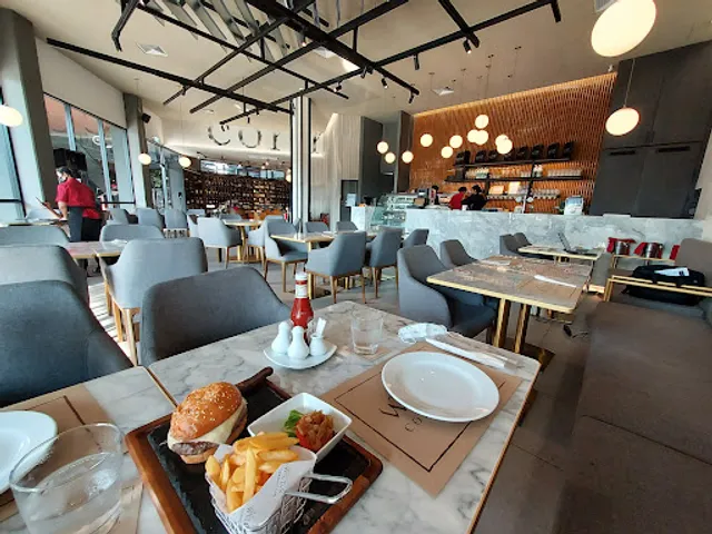 Wine Connection Lasalle's Avenue