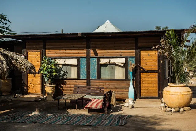 Shkedi's Camplodge - חאן שקדי