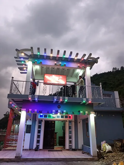 MaaPaa Guest House & Restaurant