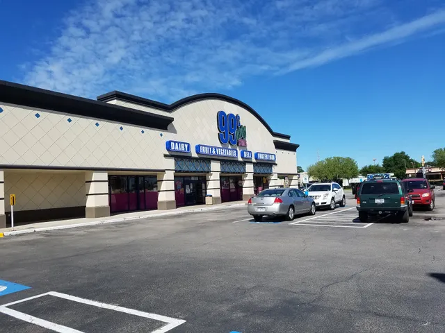 North Oaks Shopping Center