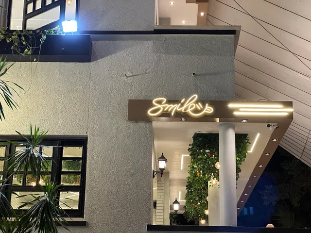 Smile Cafe