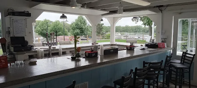 River's Edge Bar & Grill