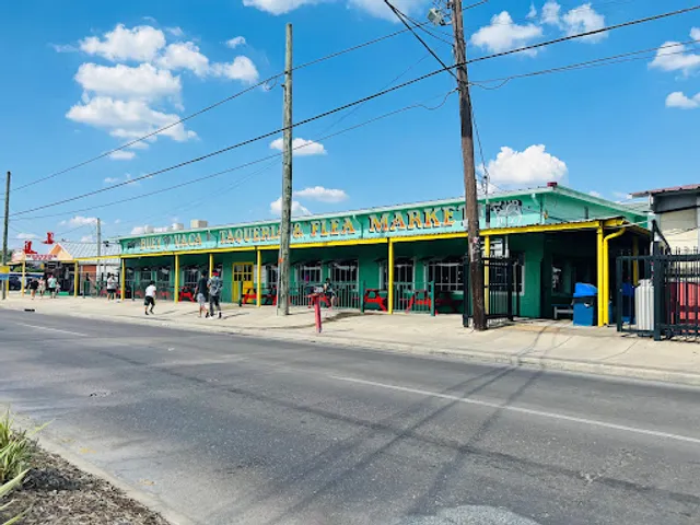 De Buey Y Vaca Taqueria & Flea Market