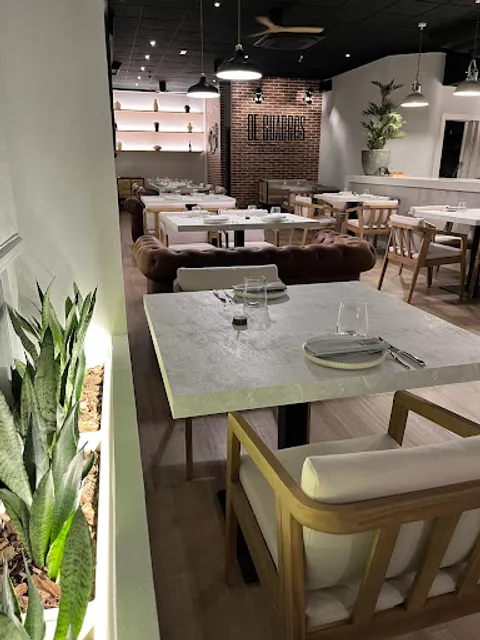 DE CUADROS RESTAURANT