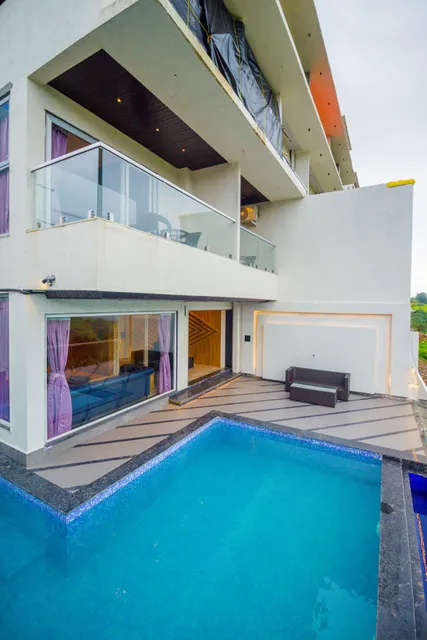 Celebrity Valley View Villa