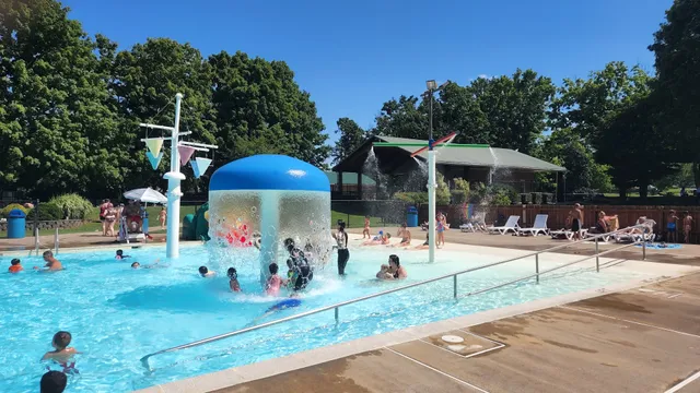 War Memorial Park Pool