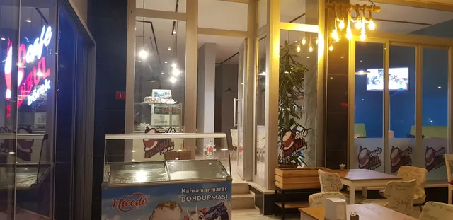 ISTANBUL CAFE BÖREK