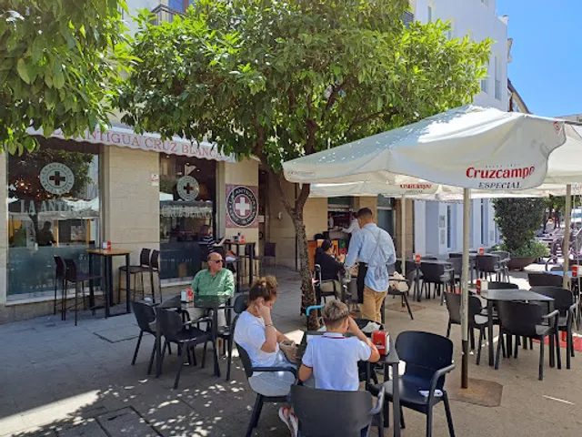 La Antigua Cruz Blanca