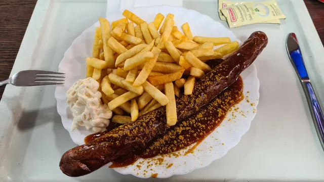 DIS Restaurant Ihr SB Restaurant in der Gutenbergstraße 7b, 24558 Henstedt-Ulzburg neben der Tankstelle