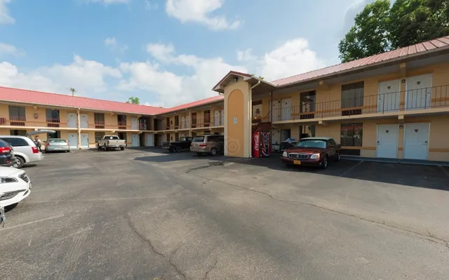 River Place Inn & Cabins