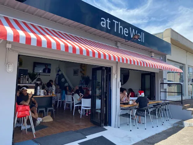 Huios Cafe 175 at The Well