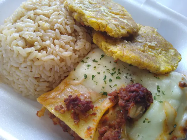 Comida criolla y pizzeria Carlito's