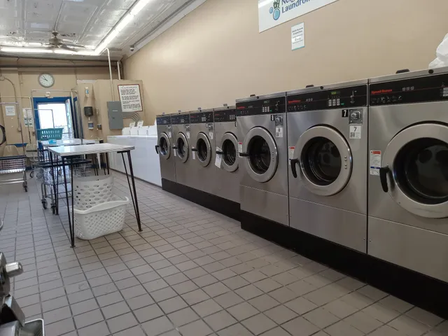 Neighborhood Laundromat, Strawberry Street