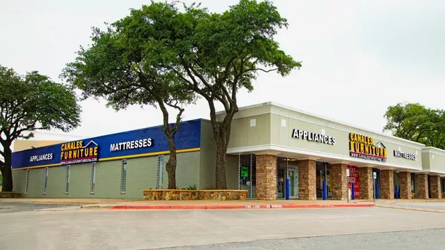 Canales Furniture / Mueblería North Dallas