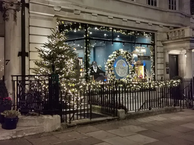 No.6 Cavendish Cigar Merchants