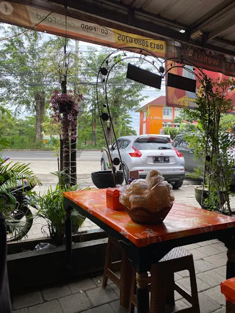 Mie Ayam & Bakso Raksasa