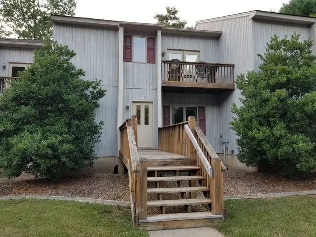 Eagle Trace In The Valley