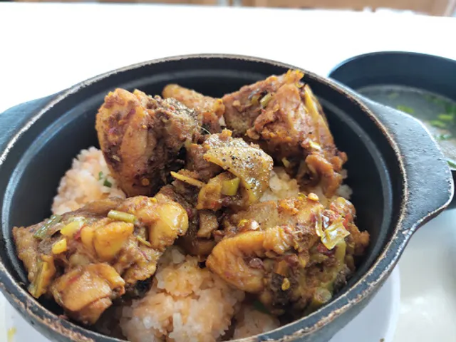 Tiệm Ăn Chợ Lớn