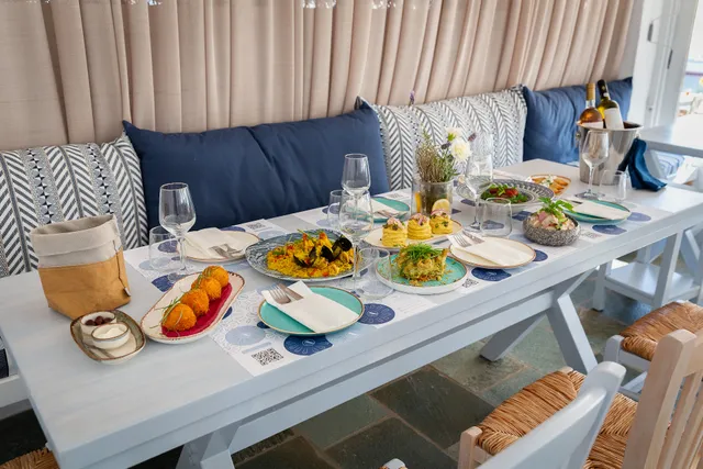 Markakis Restaurant - Piso Livadi Paros