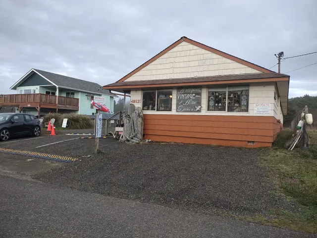 Gull~Wing~Inn has a 2 night minimum