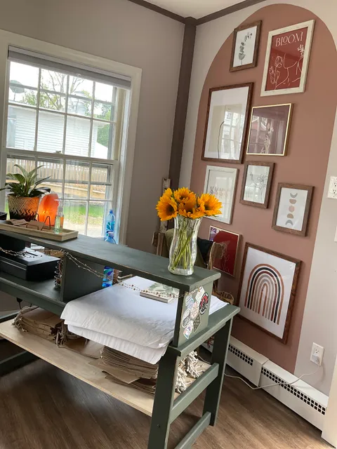 Castor and Poly Boutique