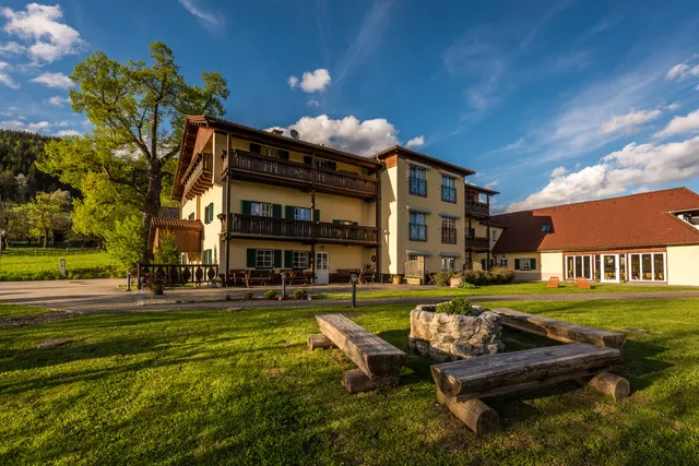 Ferienwohnungen Dörflerwirt