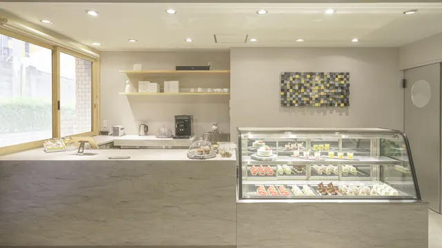 Patisserie and Cafe SAVORY