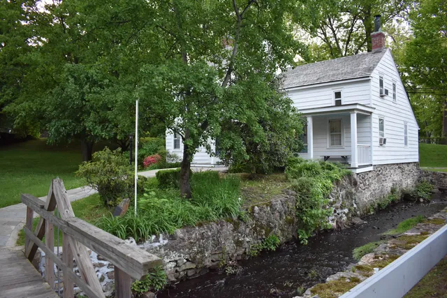 Thomas Paine Cottage Museum. Huguenot & New Rochelle Historical Assn. headquarters