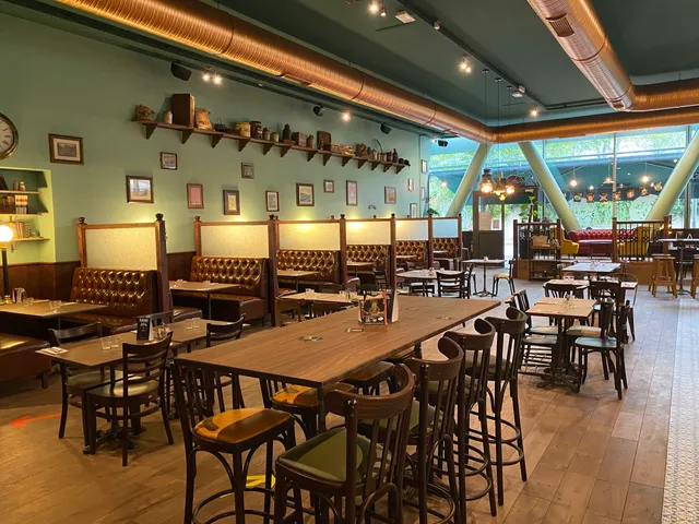 Corcoran's La Défense-Nanterre