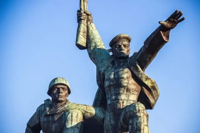 Pamyatnik Soldatu I Matrosu