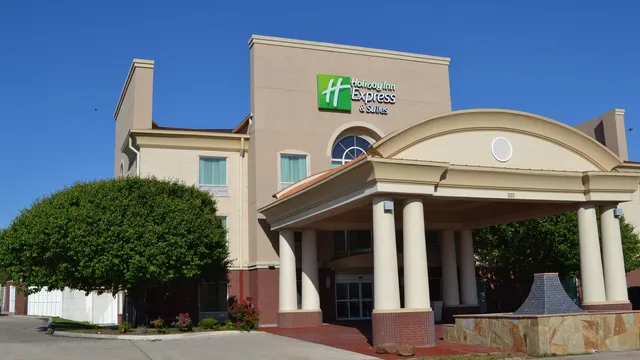 Holiday Inn Express & Suites Gainesville by IHG