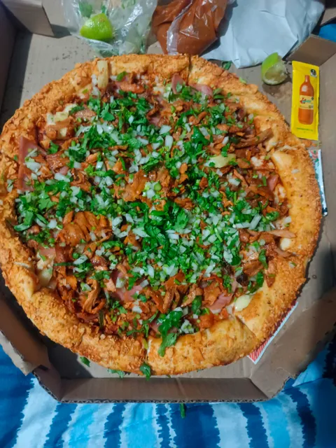 PIZZAS OSCAR AMALUCAN