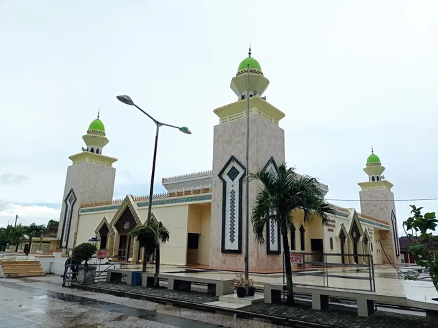 Masjid Agung Babussalam