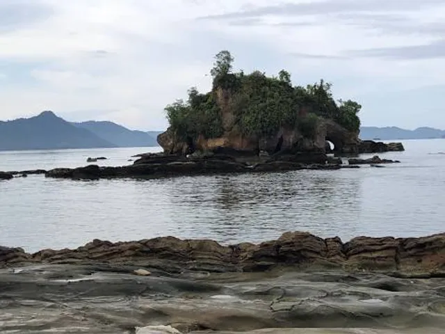 Pantai Batu Gajah, Hajoran