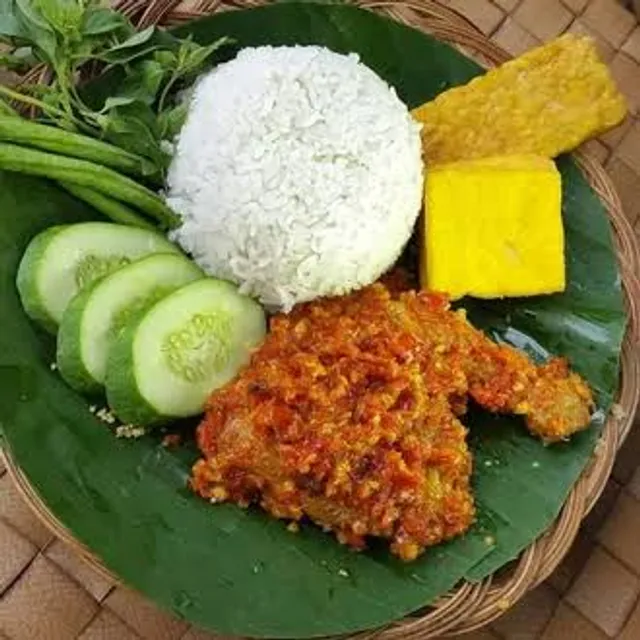 Ayam Penyet Arum Kenari
