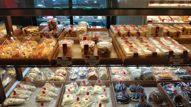 Valencia Bakery, Cafe & Resto