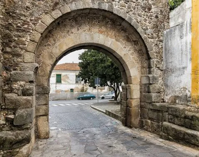 Arco Romano de Dona Isabel