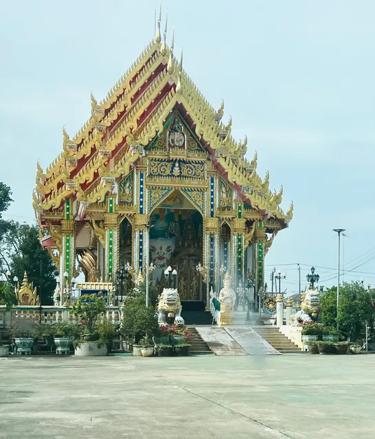 Wat Sunthorn Pradit (Chùa Khánh An)