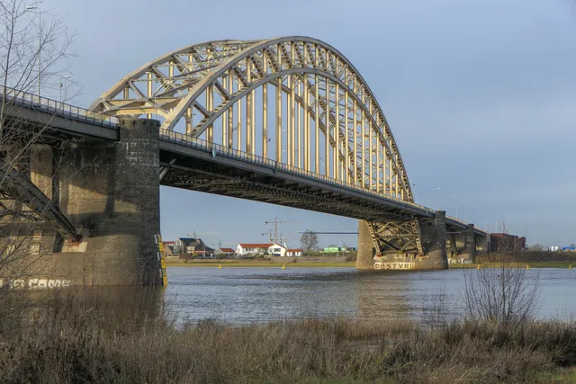 Waalbrug