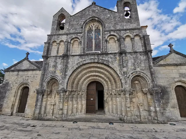 Église Saint-Vivien de Pons