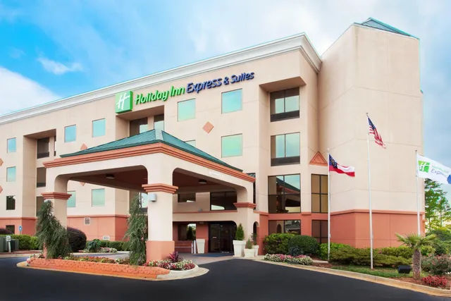 Holiday Inn Express & Suites Lawrenceville by IHG