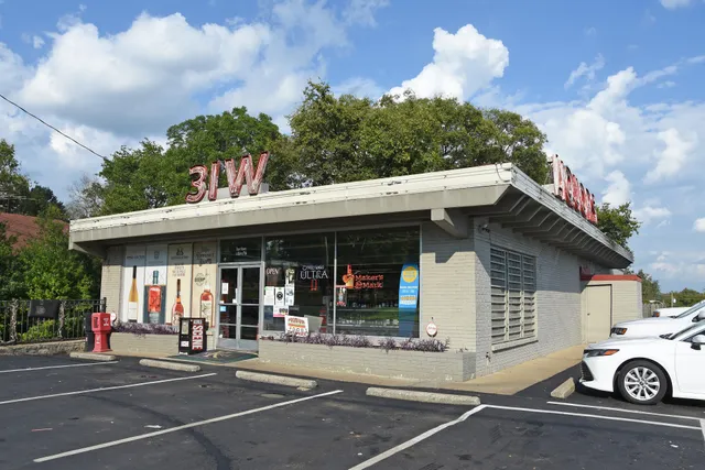 31-W Liquor Store